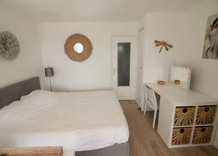 Cap D'agde Naturiste Heliopolis - Plume *