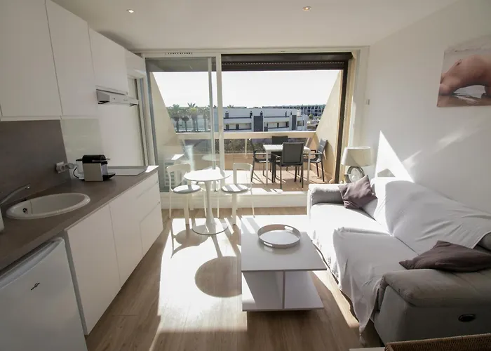 Cap D'agde Naturiste Heliopolis - Plume