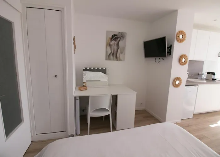 Cap D'agde Naturiste Heliopolis - Plume *