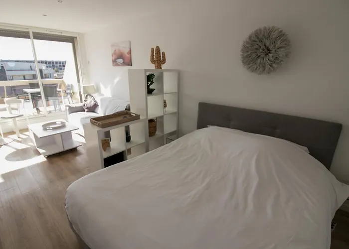 Cap D'agde Naturiste Heliopolis - Plume Agde